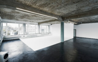 STUDIO 1 - raw studios. 280m² daylight spacious studio Daylight rental studio mit Hohlkehle