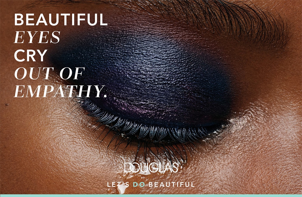 an image of eye with navy eyeshadow for a Douglas campaign