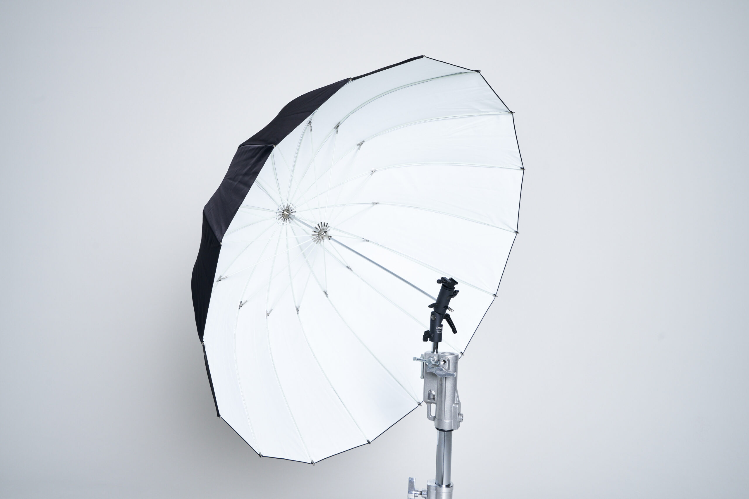 105cm-umbrella-black-white-Elinchrom-