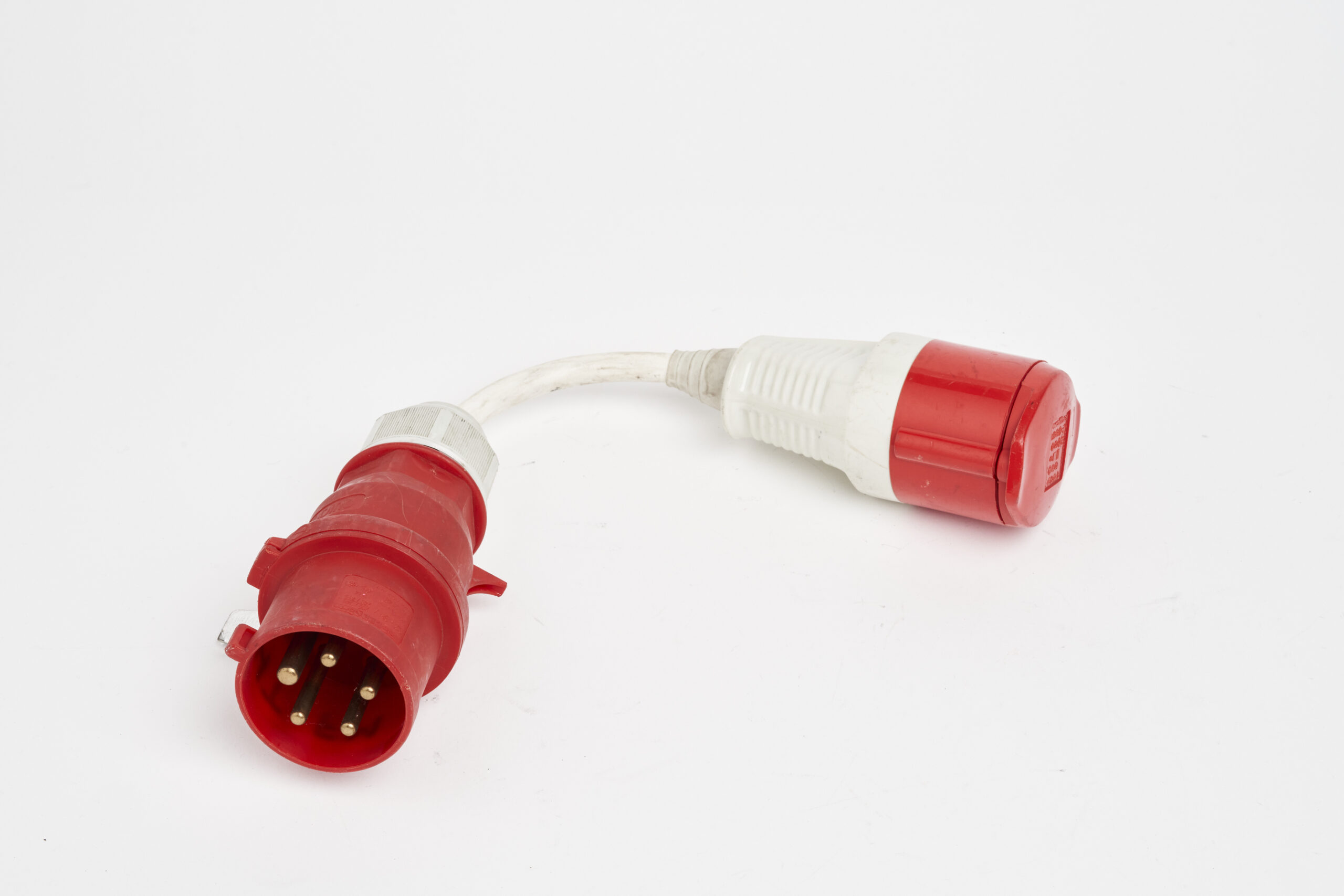 32A-male-to-16A-female-adapter