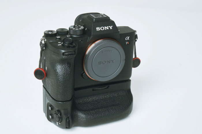Camera body Sony Alpha 7R IV with batterie grip