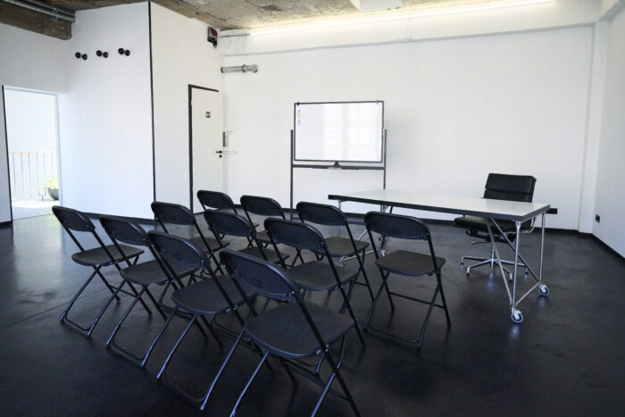 Mobile White Board 80 x 120 cm - Image 5