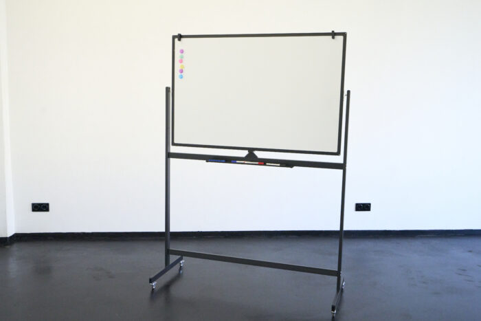 Mobile WHITE BOARD 120 X 80 CM